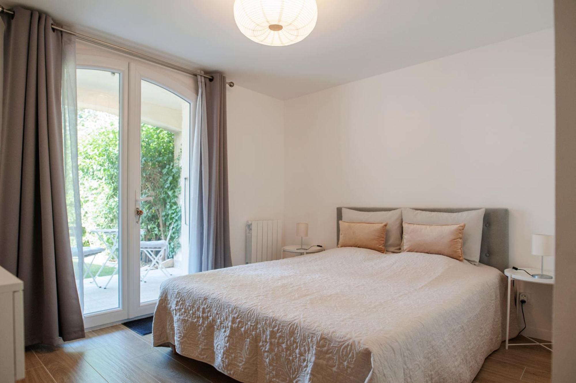 Le Solaret Bed & Breakfast Сет Екстериор снимка