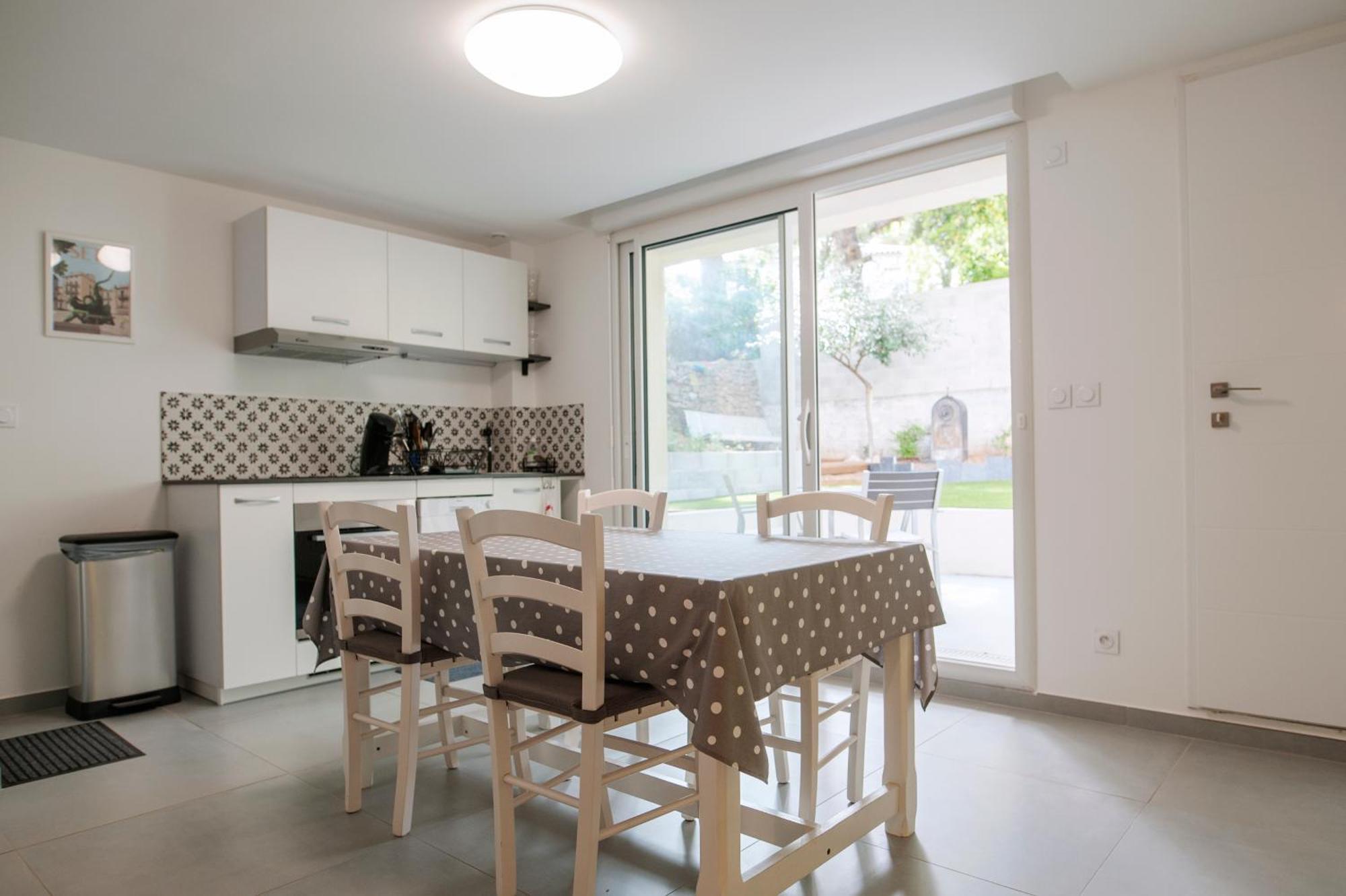 Le Solaret Bed & Breakfast Сет Екстериор снимка